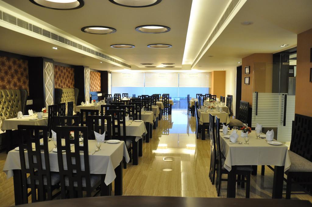 Hotel Prem Plaza Karnāl Exterior foto