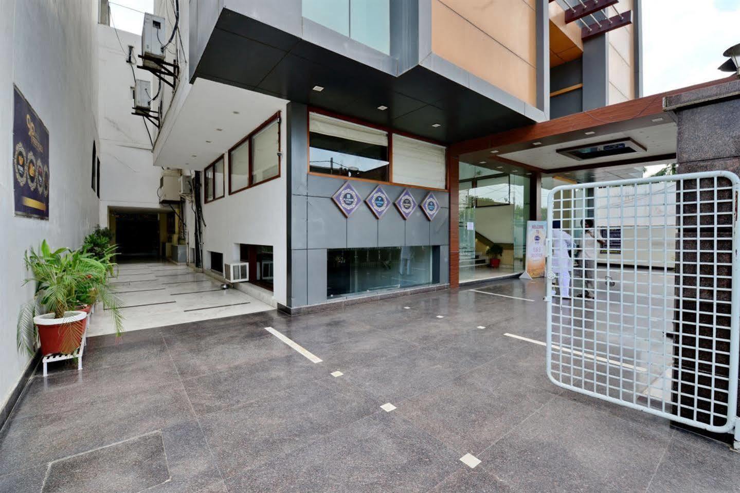 Hotel Prem Plaza Karnāl Exterior foto
