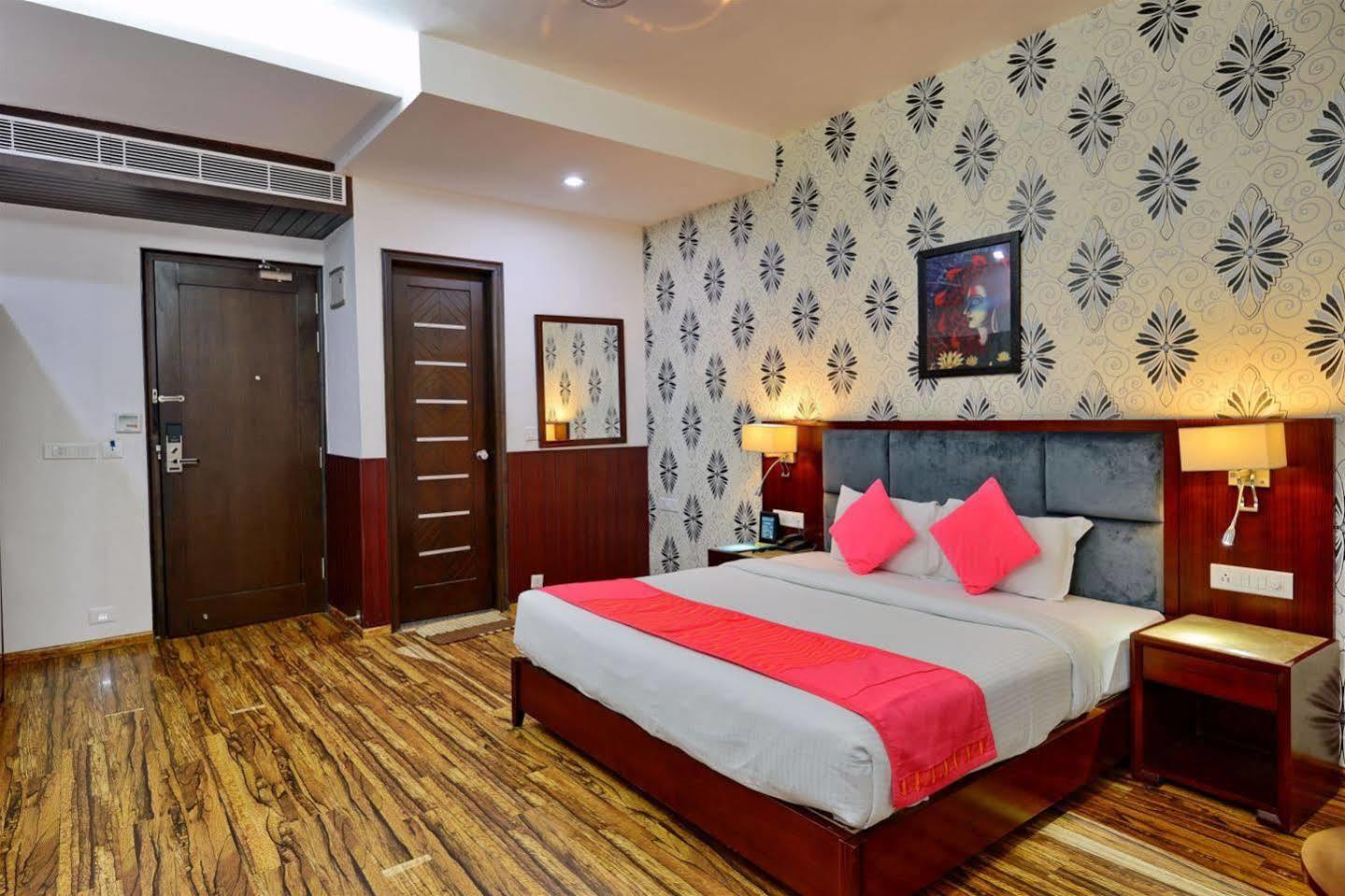 Hotel Prem Plaza Karnāl Exterior foto
